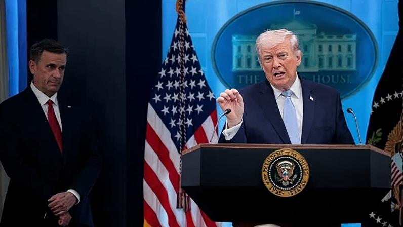 Presidente dos EUA, Donald Trump, durante coletiva na Casa Branca nesta segunda-feira (6)