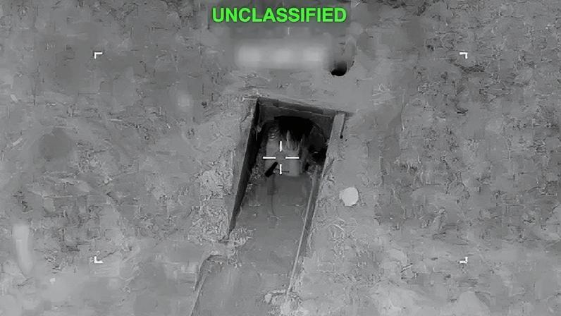 Projétil se aproxima do que o Comando Central dos EUA afirma ser um lançador de mísseis iraniano atingido pelos EUA