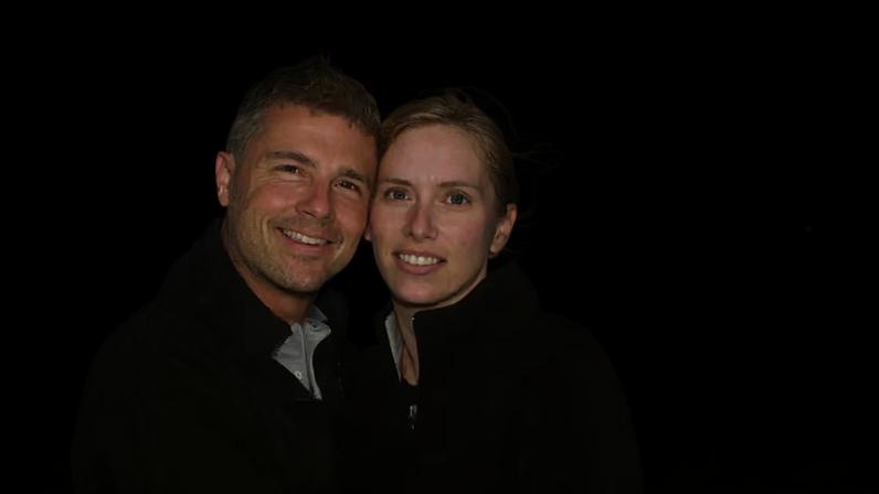 Carroll Reid Wiseman morreu em 2020, aos 46 anos; astronauta passou a cuidar sozinho das duas filhas do casal