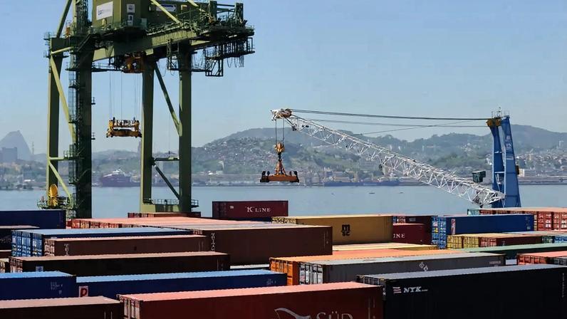 Apesar das tarifas americanas, saldo deste mês para o Brasil foi positivo