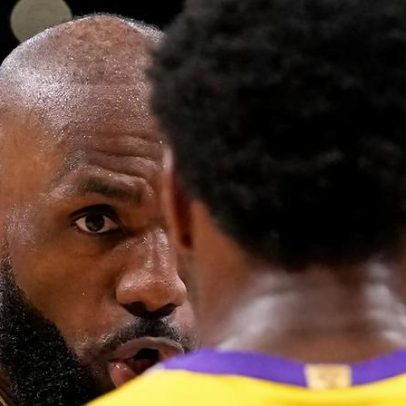 LeBron é o primeiro pai a jogar com o filho nos playoffs; Lakers vencem