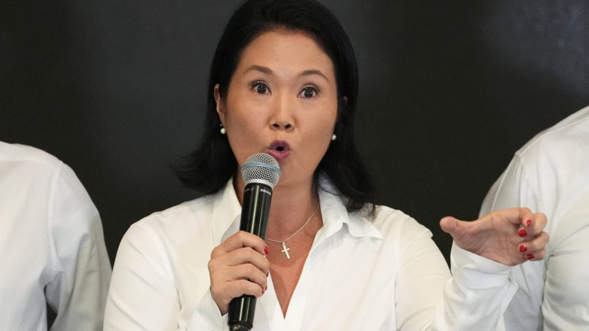 Ex-congressista Keiko Fujimori lidera com cerca de 17% dos votos
