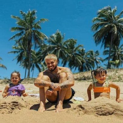 Zé Felipe restringe viagens dos filhos e não vai à Copa
