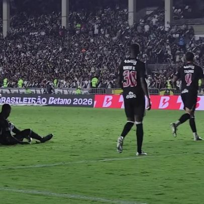 Botafogo vence o Vasco de virada em São Januário; confira os gols