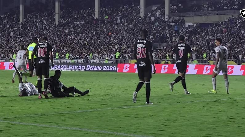 Botafogo vence o Vasco de virada em São Januário; confira os gols