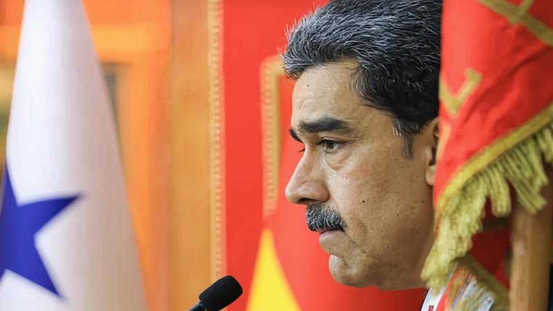 Maduro foi capturado com a mulher durante uma operação dos EUA em Caracas