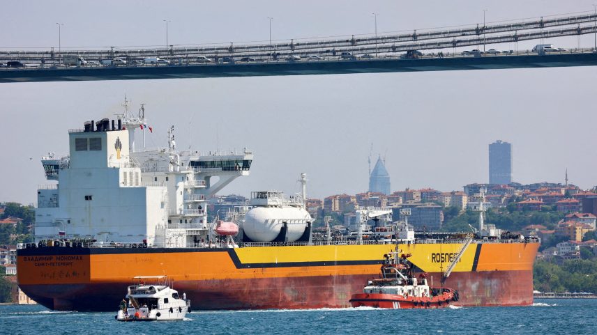 Irã efetivamente fechou o estreito de Ormuz após os ataques aéreos dos EUA e de Israel