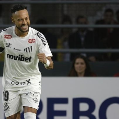 Neymar supera Ronaldo no aproveitamento ao retornar ao Brasil, mostra comparação