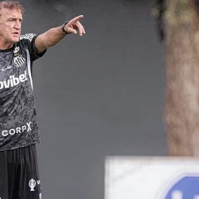 Cuca busca resposta imediata no Santos após tropeço