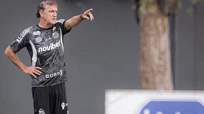 Cuca busca resposta imediata no Santos após tropeço
