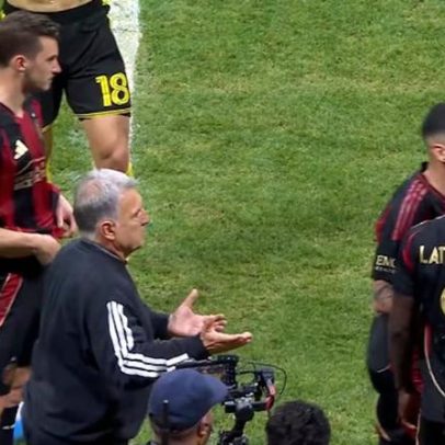 Columbus Crew vence Atlanta United por 3 a 1 e Martino recebe cartão vermelho