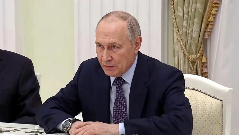 Ministro de relações exteriores de Cuba é acolhido pelo presidente Vladimir Putin