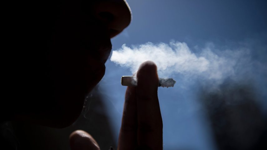 Elevação do IPI fez preço mínimo da carteira de cigarros aumentar de R$ 6,50 para R$ 7,50