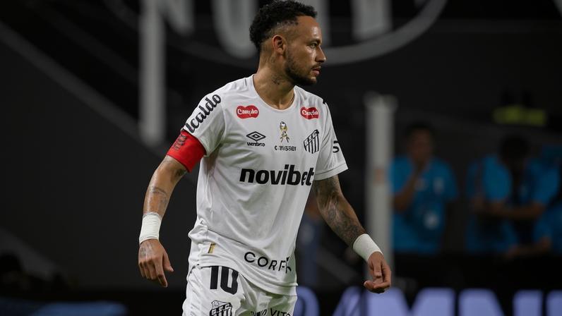 Neymar discutiu com um torcedor nesta terça-feira (14), após partida pela segunda rodada da Copa Sul-Americana