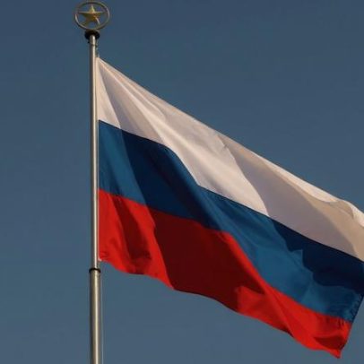 Federação permite bandeira russa em competições — Ucrânia protesta