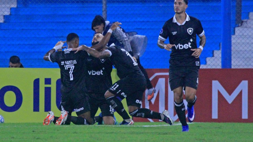 Botafogo vence Racing fora pela Sul-Americana com gol de Danilo nos acrésimos