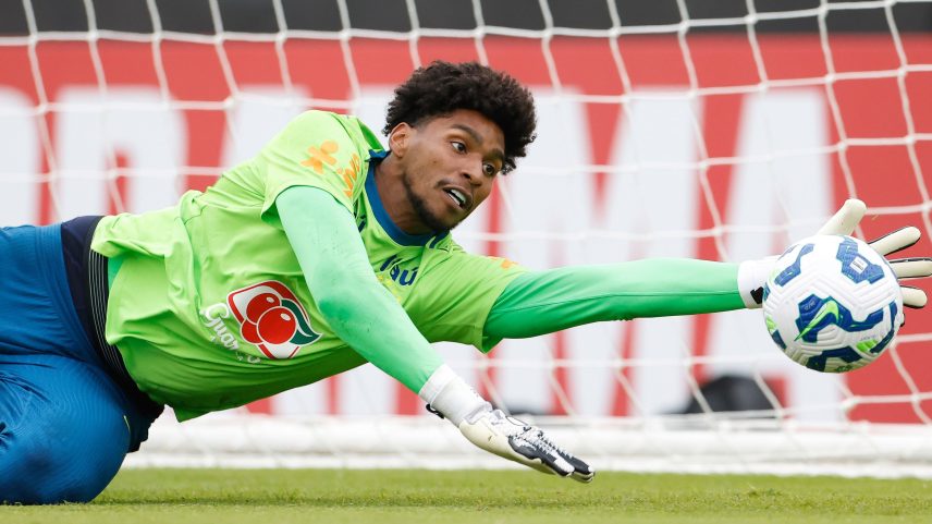 Hugo Souza ainda sonha com a Copa