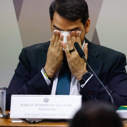 Messias reage ao ver o placar da derrota