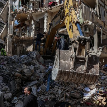 Israel lança novos ataques ao Líbano após ofensiva que ameaçou trégua