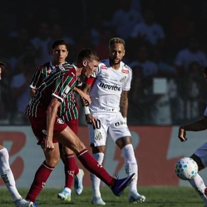 Neymar erra chance e Fluminense vira sobre o Santos na Vila Belmiro