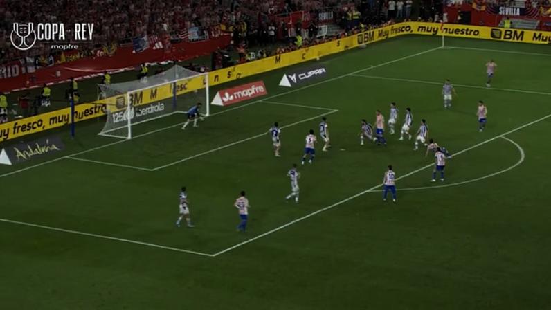 Assista ao golaço de empate de Julián Álvarez aos 83 minutos na final da Copa do Rei de 2026 contra a Real Sociedad. Apesar do heroísmo do argentino e do empate dramático em 2 a 2, o Atlético de Madrid acabou superado na disputa de pênaltis.