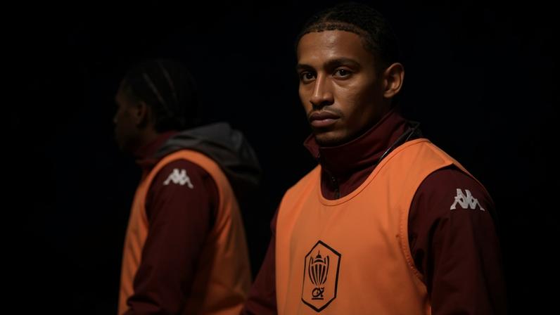Tahirys dos Santos, de 19 anos, assinou com o FC Metz, da França