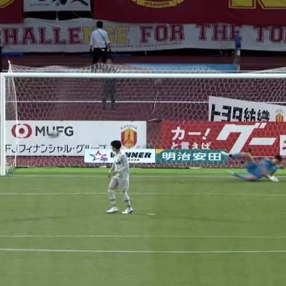Nagoya Grampus x Avispa Fukuoka: pênalti marcado por Kohei Okuno