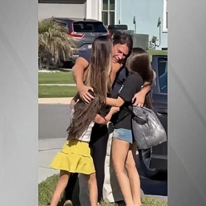 Esposa de Ramagem divulga vídeo do ex-deputado chegando em casa após prisão