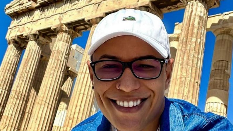 Defesa de Raphael Sousa Oliveira afirmou que ele presta depoimento na sede da PF em Goiânia; na imagem, o dono da Choquei em Atenas, na Grécia