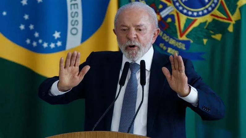 Medidas buscam a sustentação do crescimento no setor habitacional; na foto, Lula