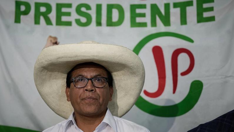 Roberto Sanchez, candidato presidencial pelo partido Juntos pelo Peru - 14/04/2026 (Foto: REUTERS/Angela Ponce)