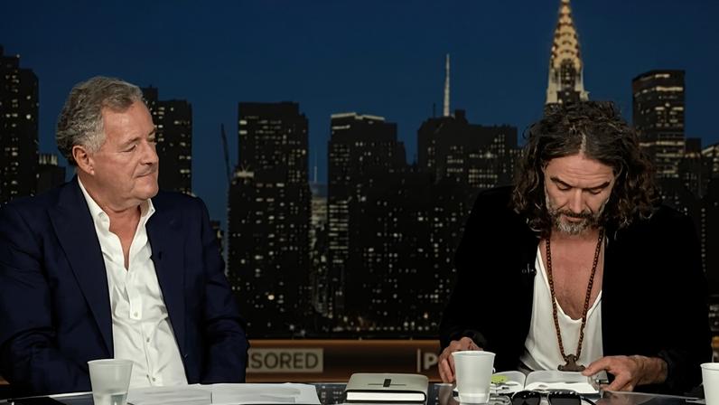 Russell Brand nega culpa em caso de abuso sexual e acusa Piers Morgan