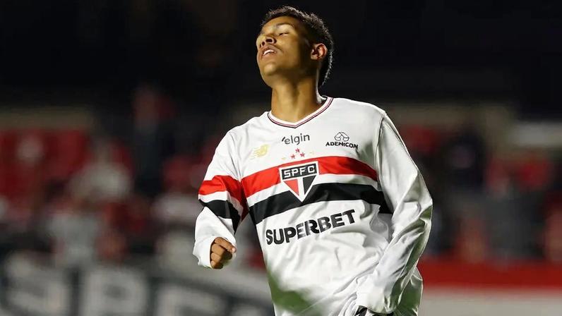 Ryan Francisco voltou a ser relacionado, mas pelo Sub-20 (Foto: Divulgação / São Paulo FC)