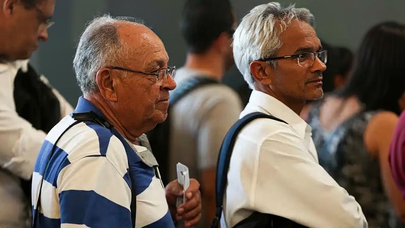O benefício será pago em duas parcelas