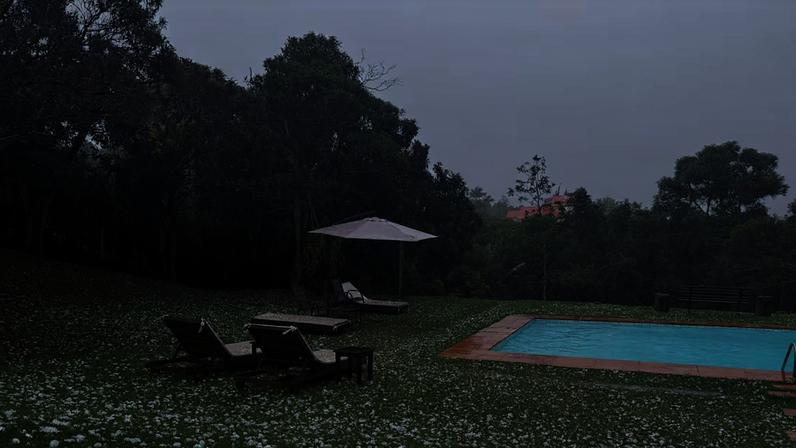 Ventos fortes causaram prejuízos na zona urbana e rural; Defesa Civil não registrou feridos ou desabrigados