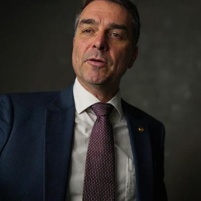 Campanha de Flávio planeja explorar derrota de Messias no Senado