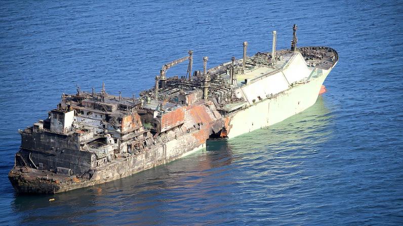 O navio representa um risco ambiental iminente ao ecossistema do Mediterrâneo