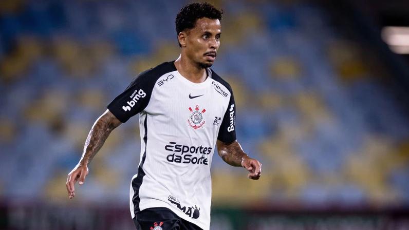 Allan pede desculpas e admite erro após expulsão em derrota do Corinthians