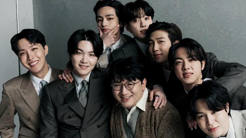 Fortuna de Bang Si-hyuk (de óculos, ao centro) saltou para R$ 9,9 bilhões após criação do BTS