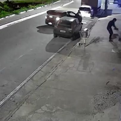 Homem é morto a tiros na Avenida Imbiruçu, Betim; suspeitos fogem de carro