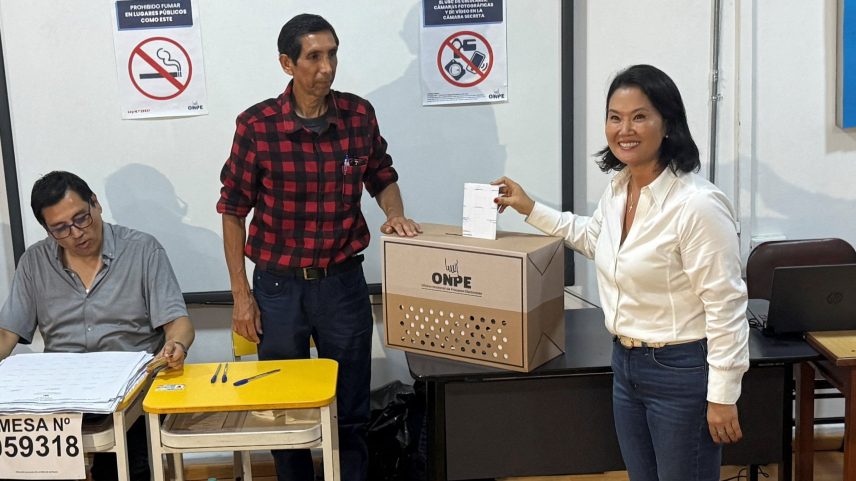 Peru analisa cédulas contestadas; decisão final deve sair em maio