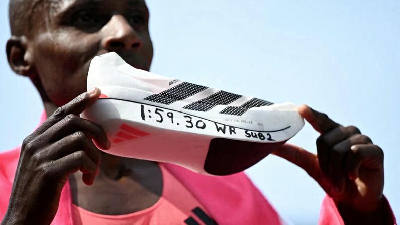 Tênis recorde de Sabastian Sawe para a London Marathon é lançado; veja avaliação