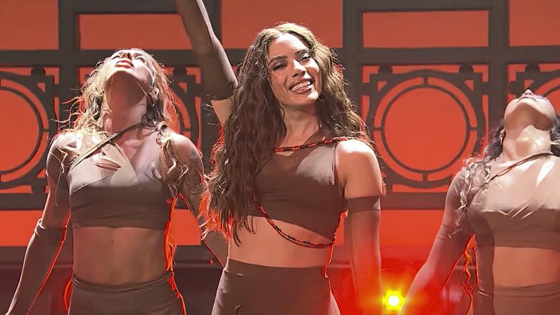Anitta se apresenta no SNL com Choka Choka e gera várias queixas