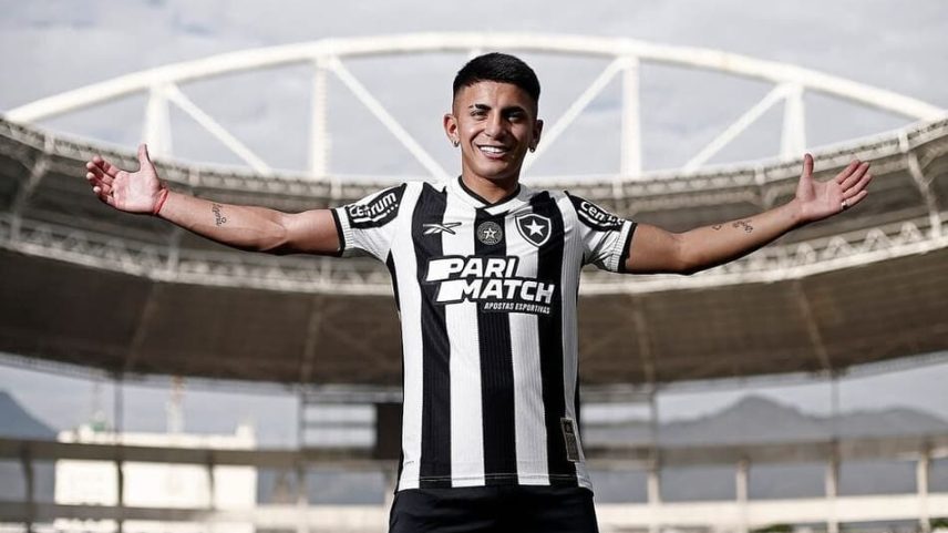 Thiago Almada foi comprado pelo Botafogo em 2024 (Foto: Divulgação / Botafogo)