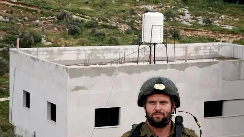 Soldados israelenses vistos em uma casa palestina