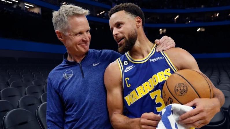 Steve Kerr recorde Warriors