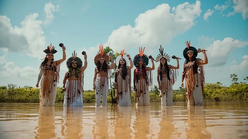Suraras do Tapajós: grupo musical brasileiro formado por mulheres indígenas