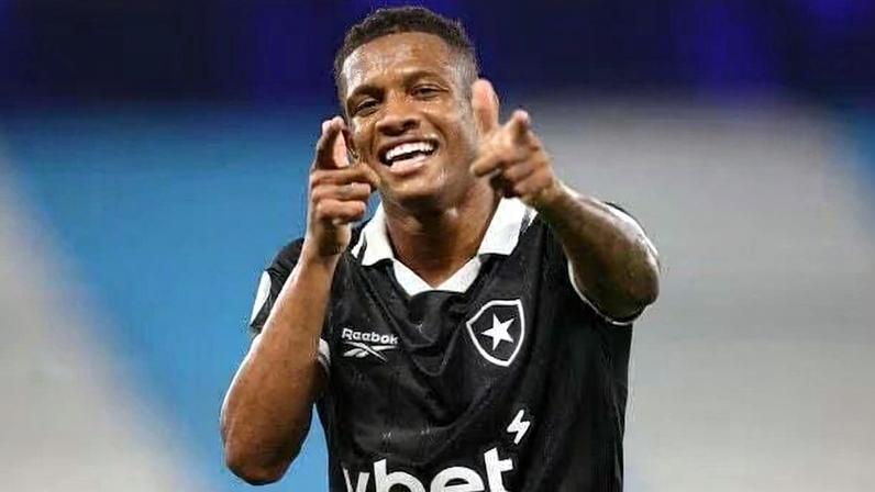 Danilo, do Botafogo, vive melhor temporada de gols da carreira