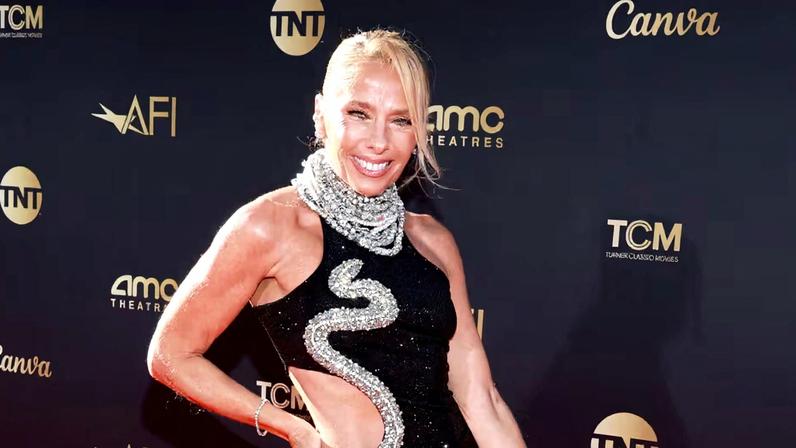 Adriane Galisteu comenta dificuldade de tratar síndrome do piriforme