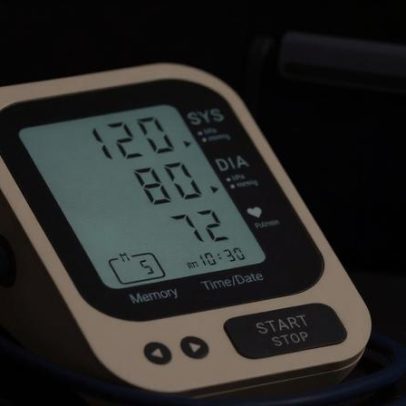 Seis hábitos que ajudam a controlar a hipertensão